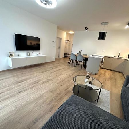 2 Room Apartment, New Building, Balcony, 208 Rovinka Exteriör bild