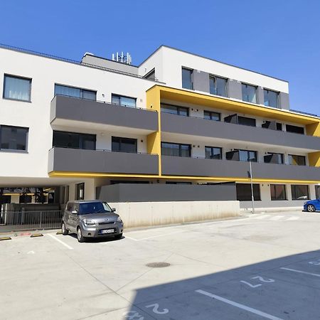 2 Room Apartment, New Building, Balcony, 208 Rovinka Exteriör bild
