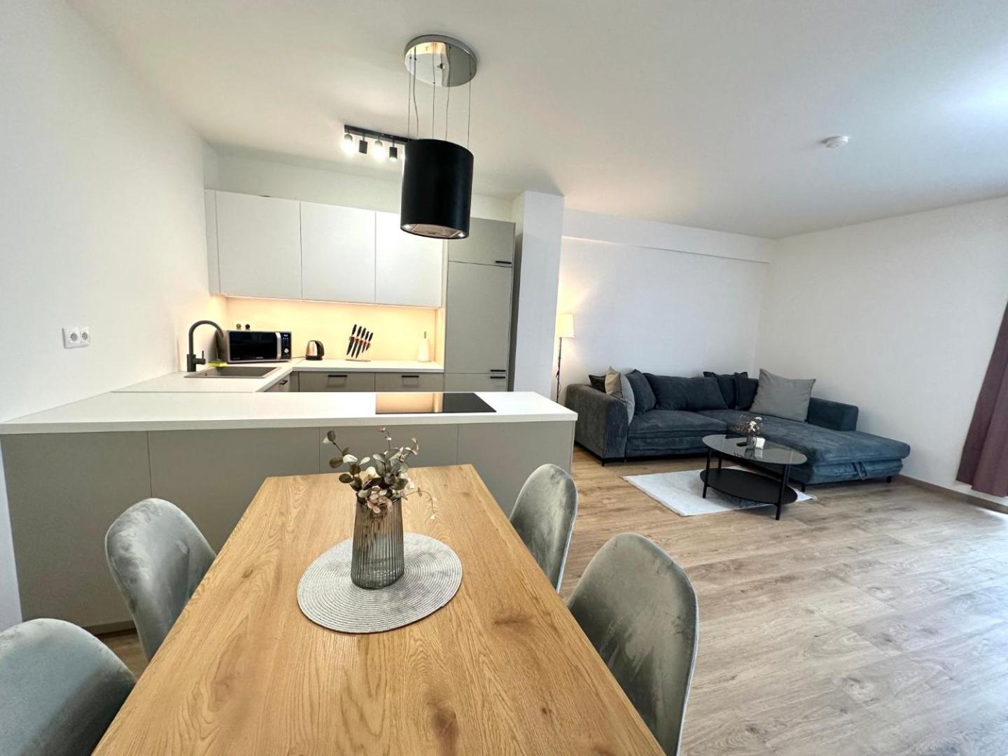 2 Room Apartment, New Building, Balcony, 208 Rovinka Exteriör bild