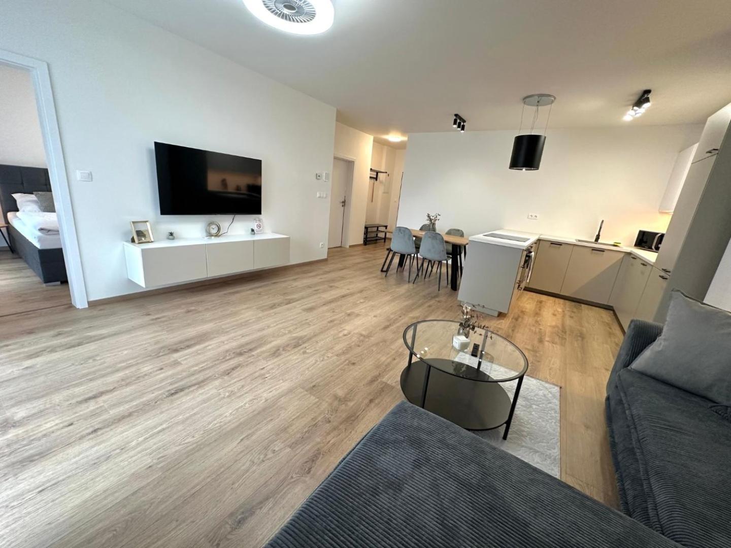 2 Room Apartment, New Building, Balcony, 208 Rovinka Exteriör bild