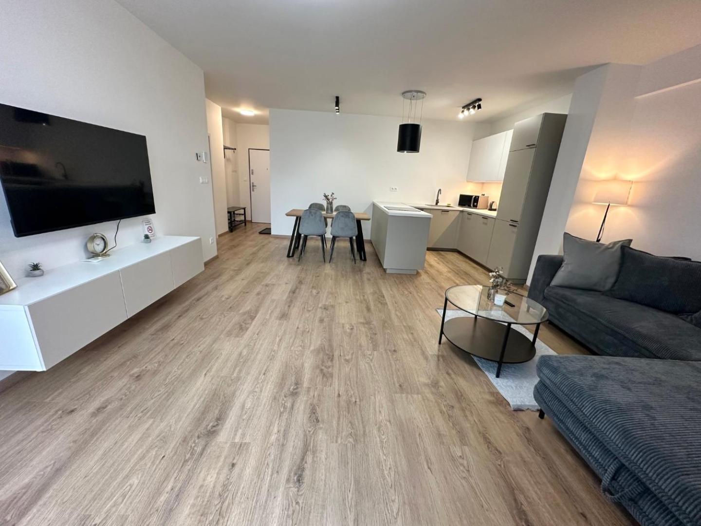 2 Room Apartment, New Building, Balcony, 208 Rovinka Exteriör bild